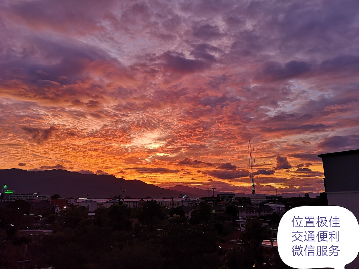 清迈古城塔佩门瓦洛洛周日夜市边茶姐的家