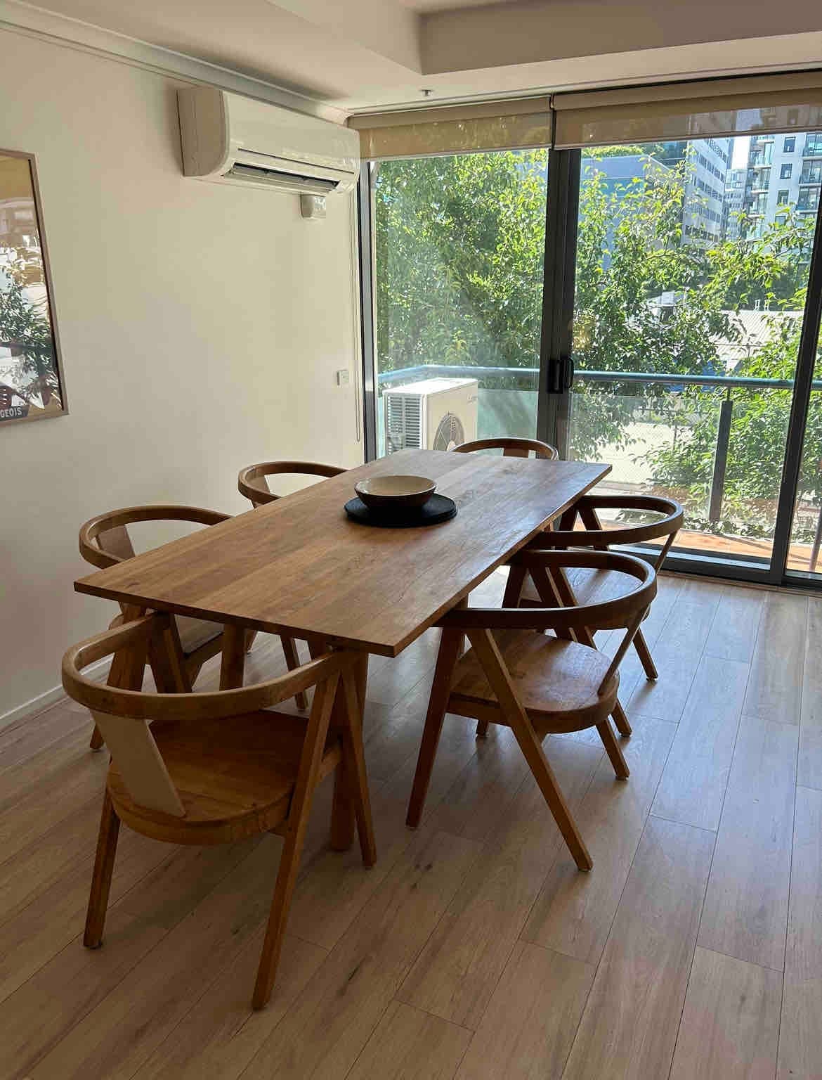Spacious apartment  minutes from the CBD