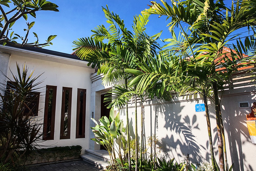 巴厘岛沙努尔海滨豪华私人别墅2卧室