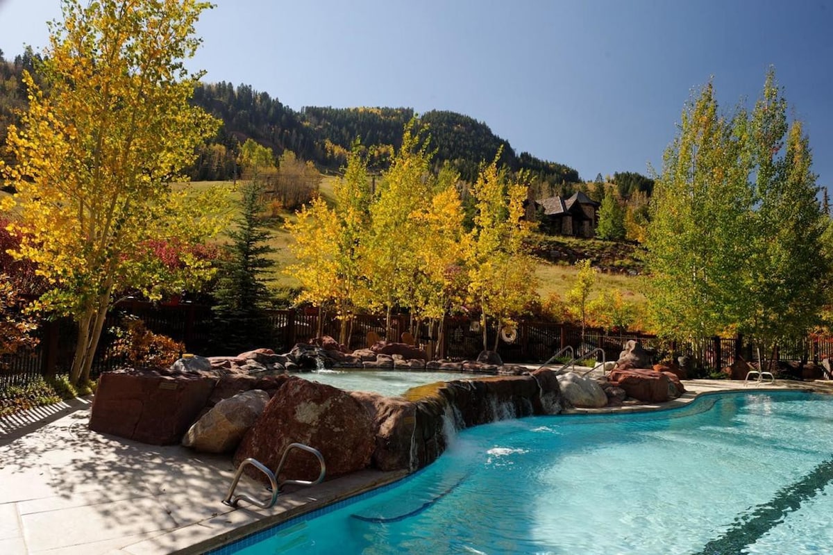 Luxury Aspen Ritz Carlton; 3 Bed / 3 Bath Condo