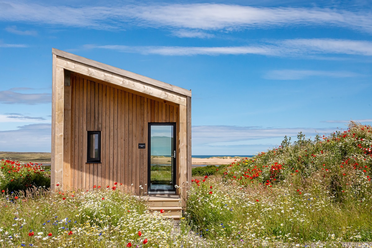 The Beekeeper 's Bothy