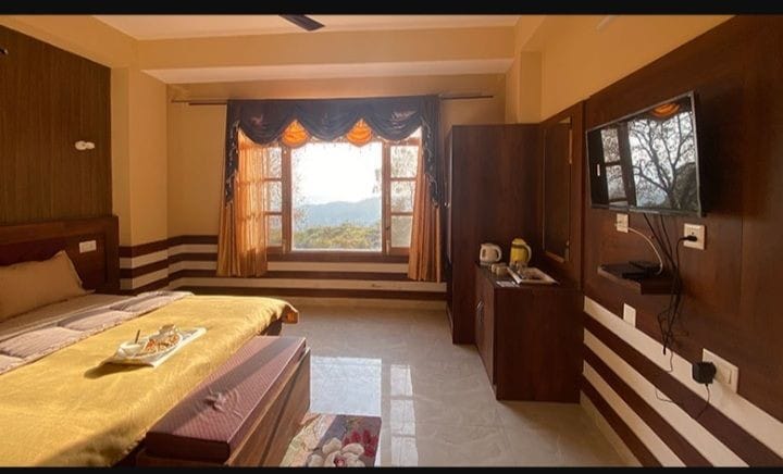 A LAVISH SEDAN bedroom with a front facing view