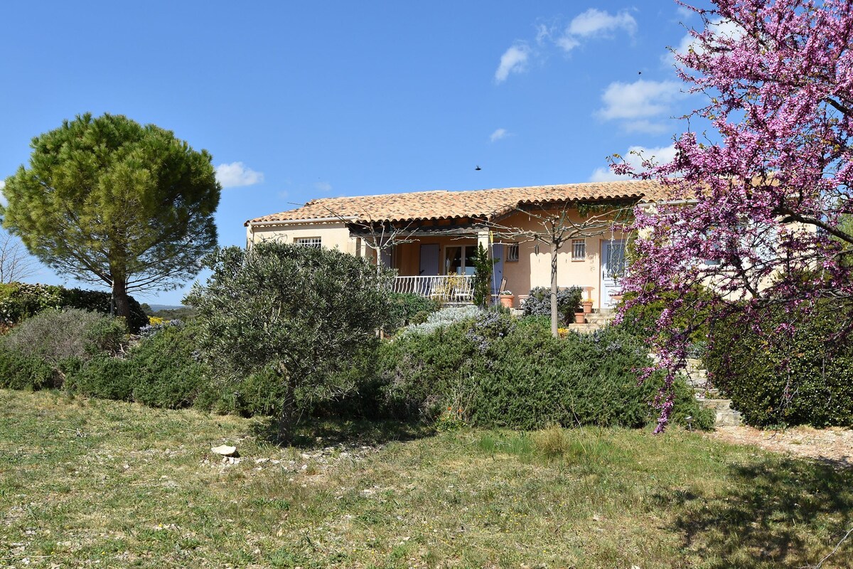 Magnificent villa with pool in Grimaud