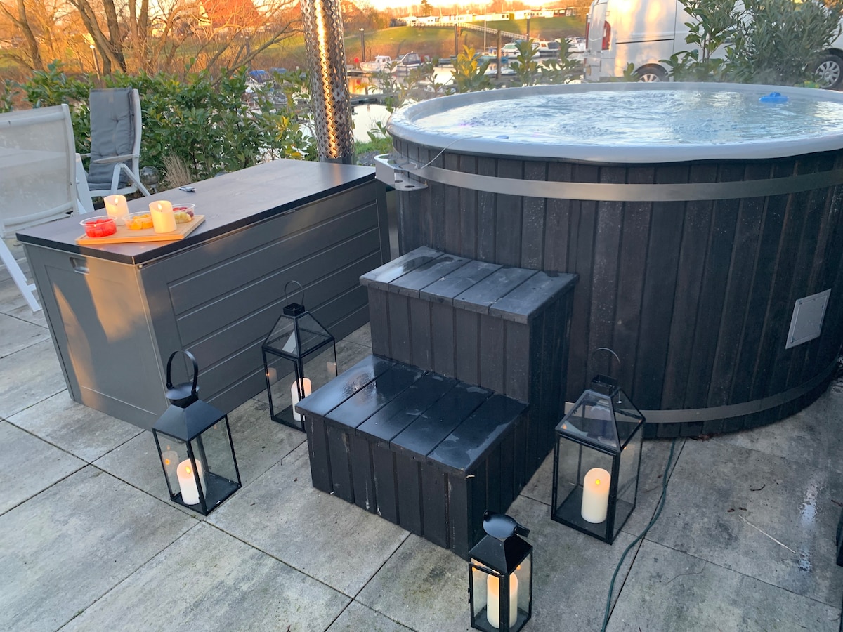 Luxus Chalet Hafenblick Whirlpool