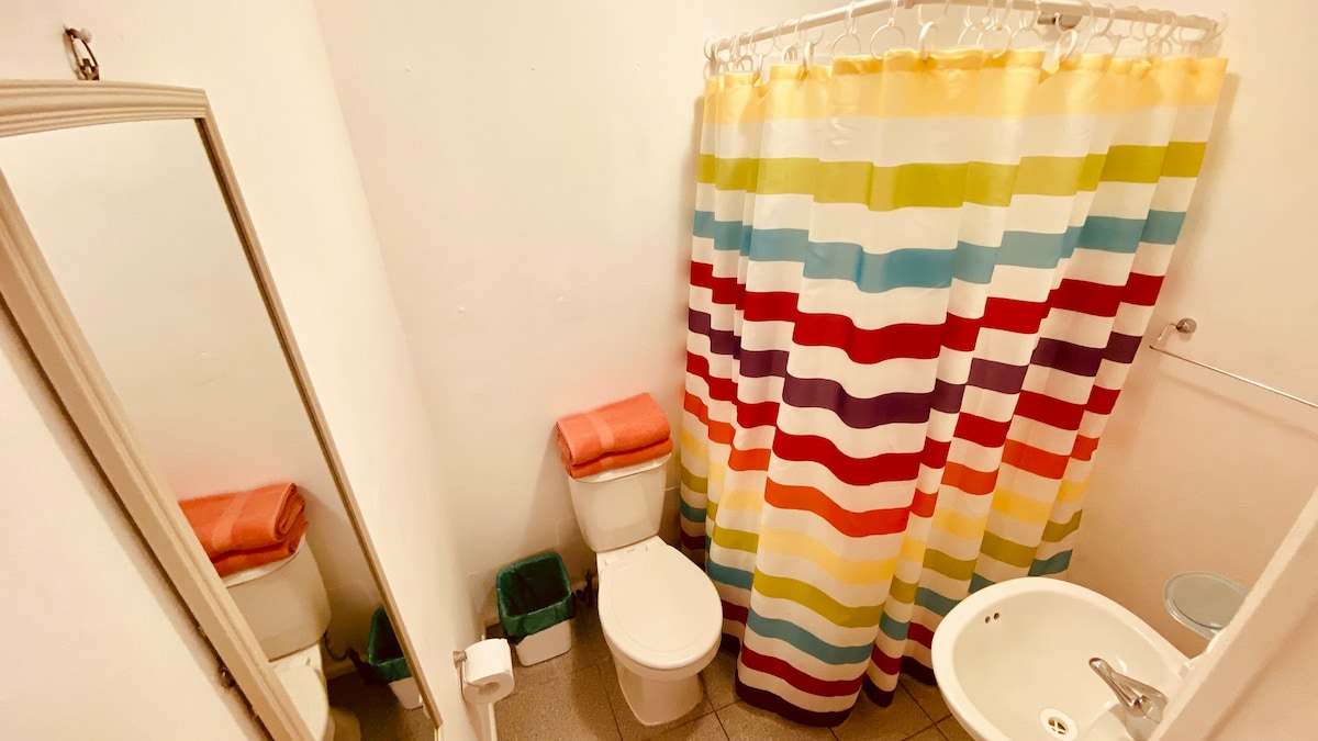 Habitación A c/baño privado en casa Patrimonial