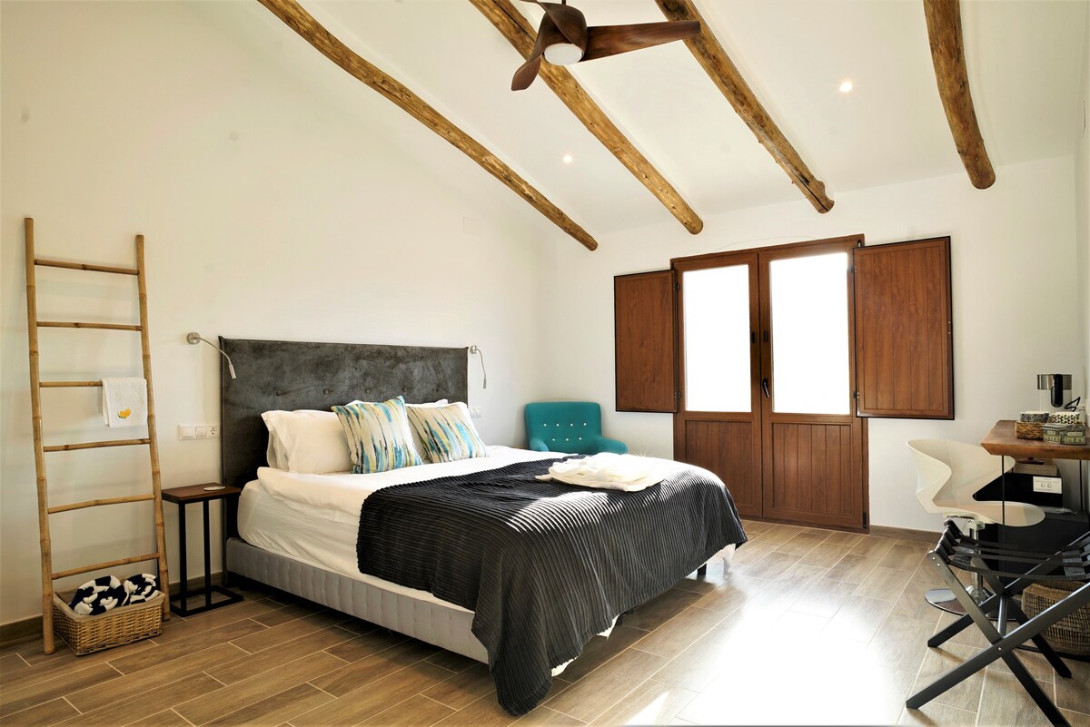 Luxury 2 Bedroom Suite