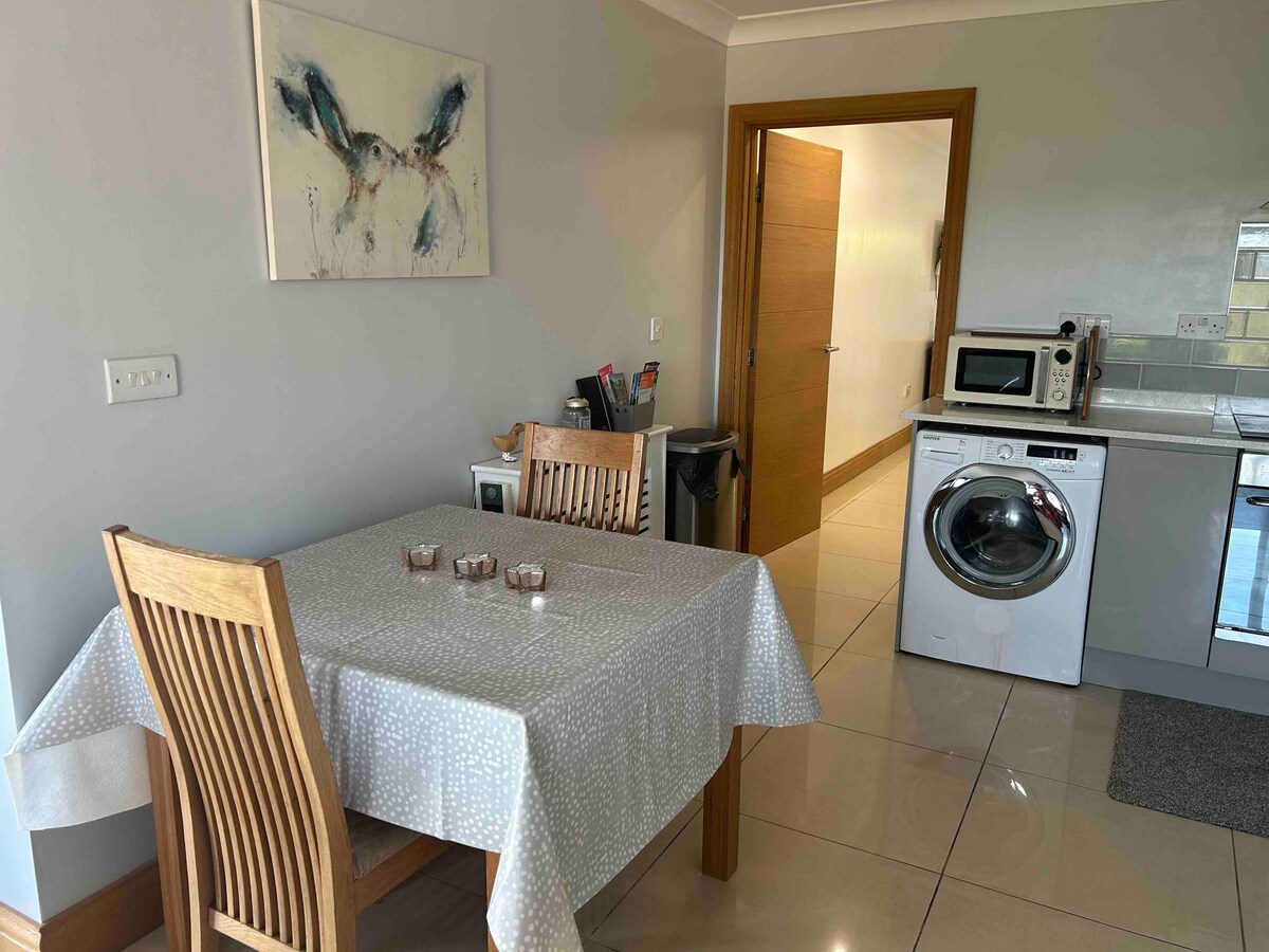 Spacious Self Contained 1 Bedroom Flat
