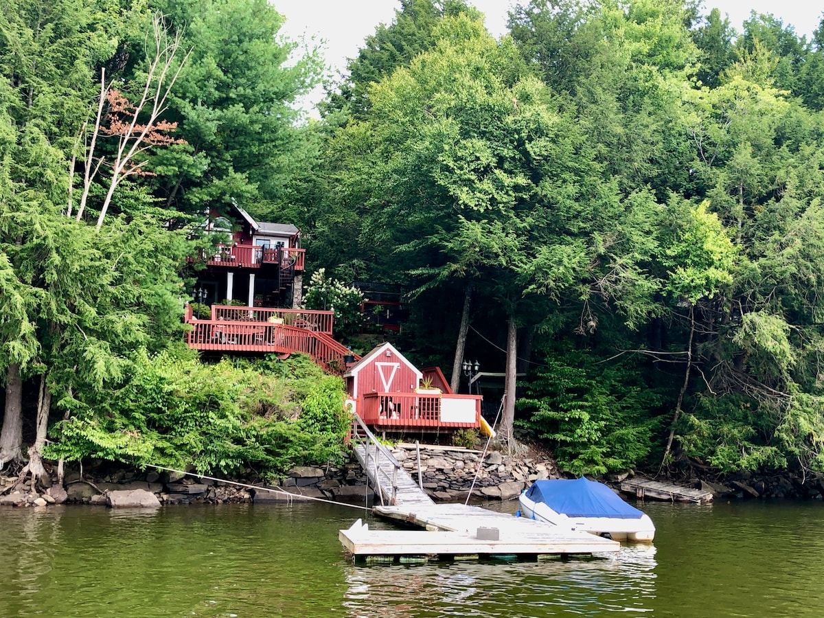 带热水浴缸的Catskills Lakefront Escape