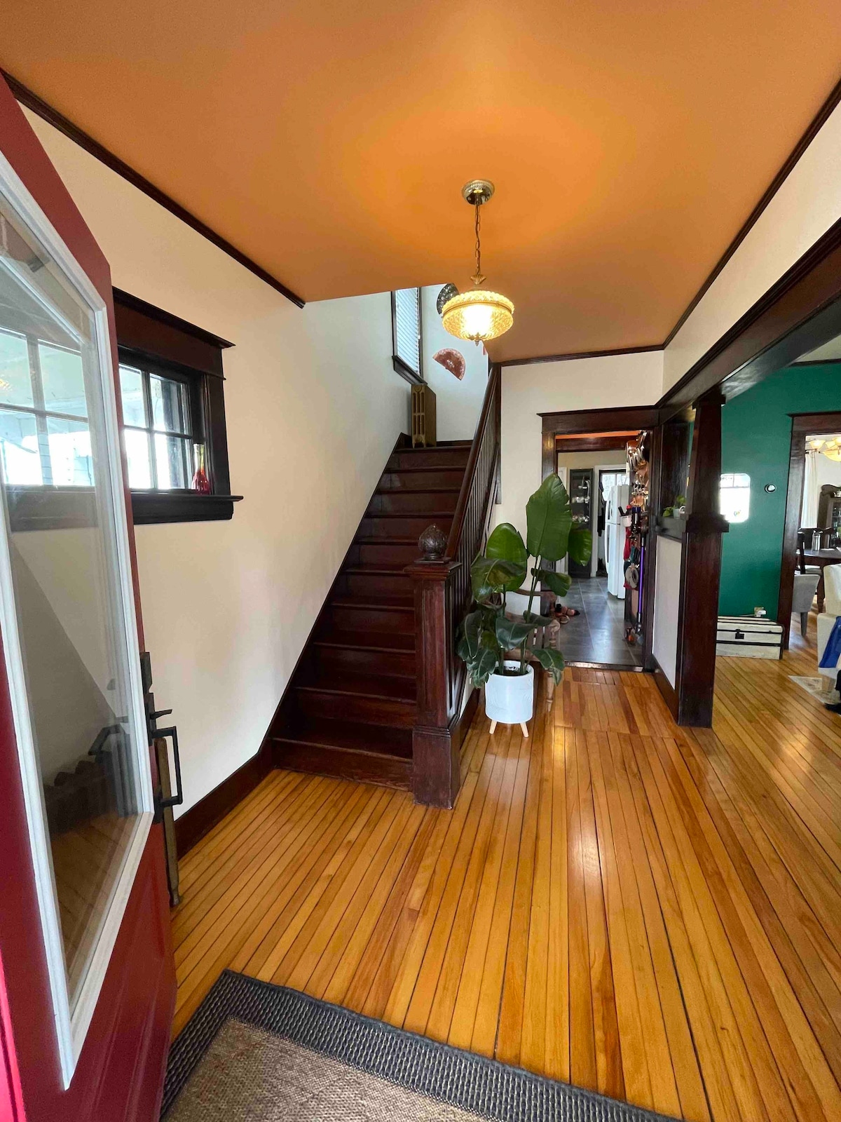 3B Century Home with view of Sullivan’s Pond