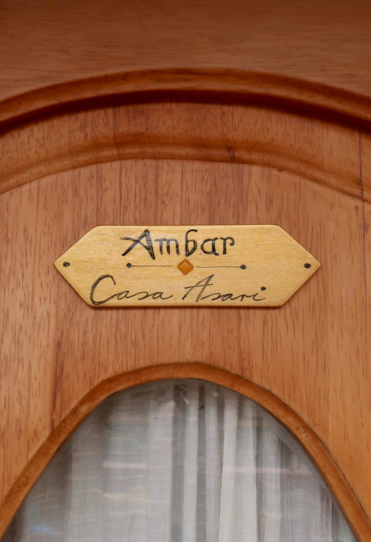 Cafe Hood "Ambar"查看我们3套美丽的公寓