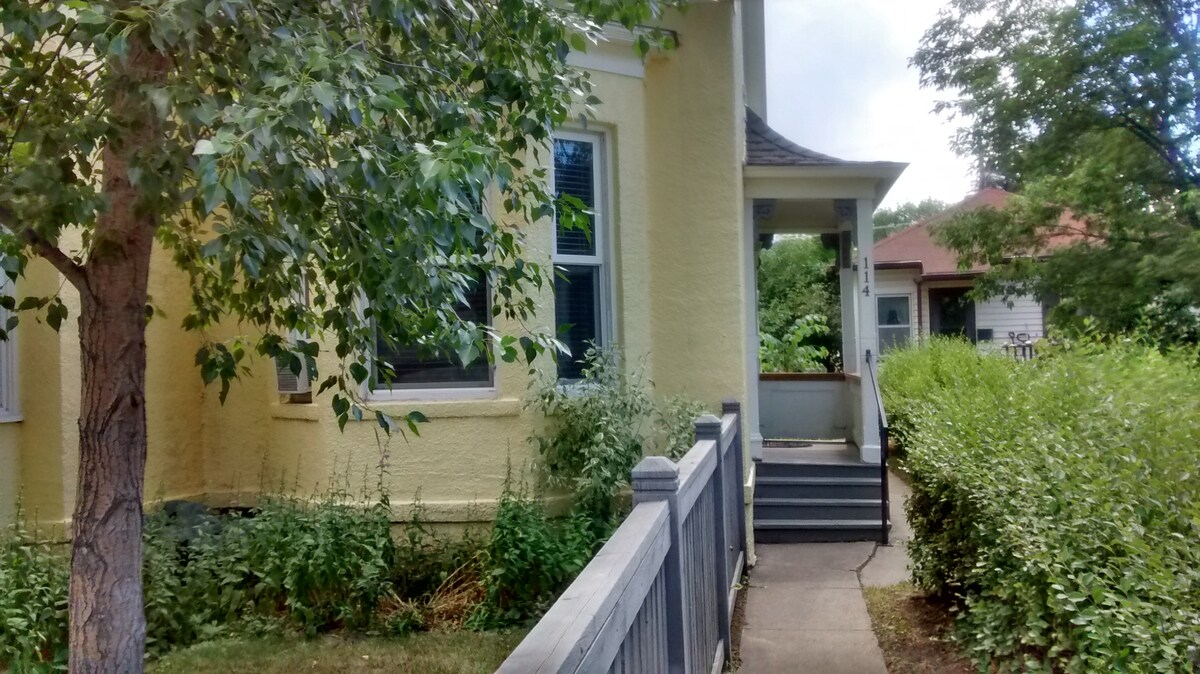 Spacious Victorian Townhouse