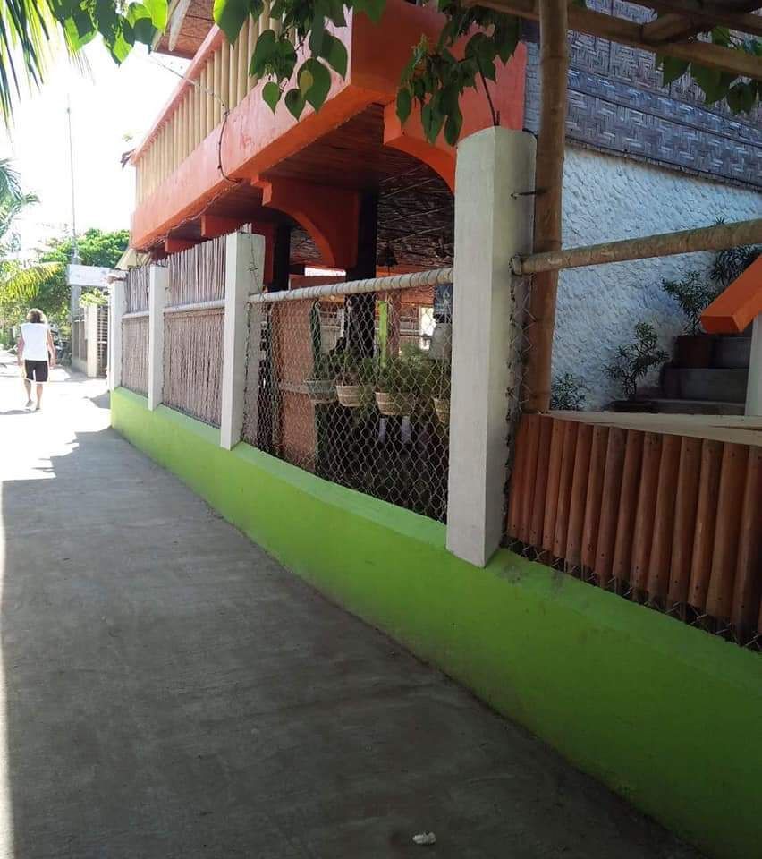 Malapascua Guanna's Bed & Breakfast (Family Room)