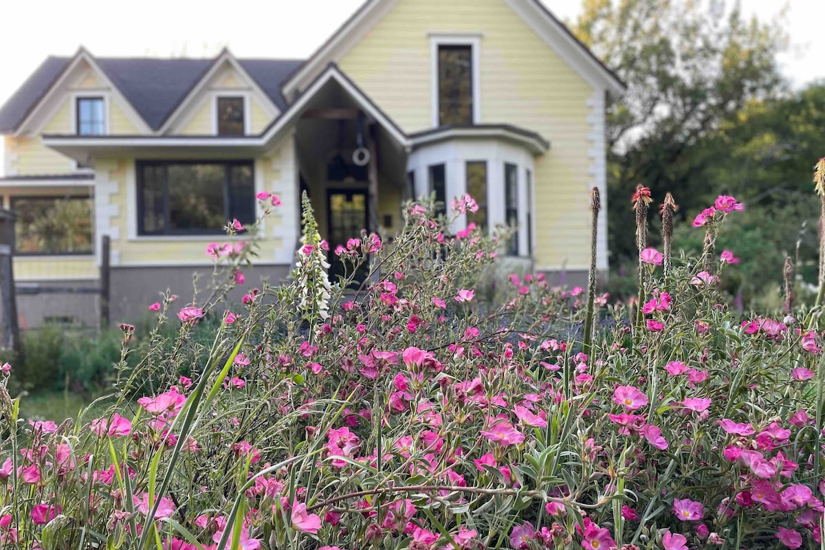 The Quintessential Farmhouse on the Lost Coast