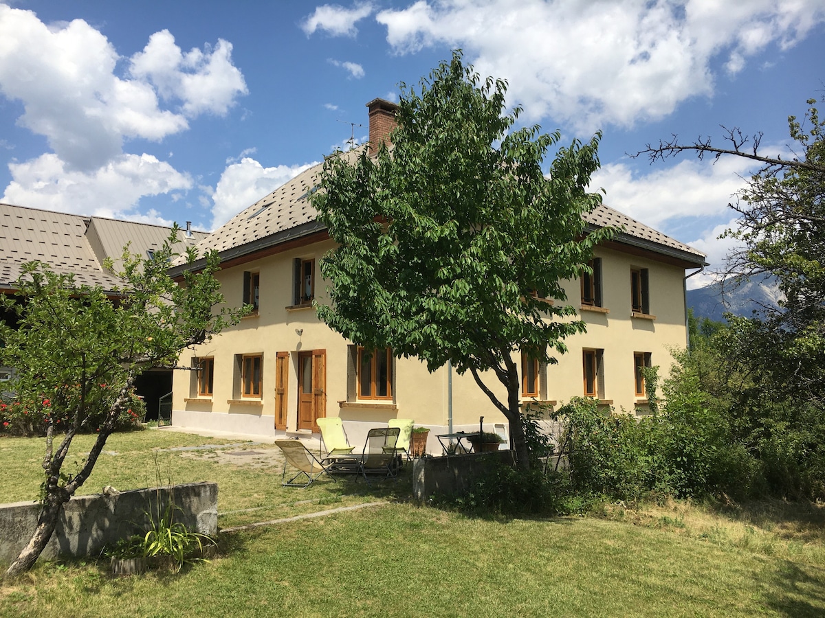 Appartements spacieux dans maison de montagne