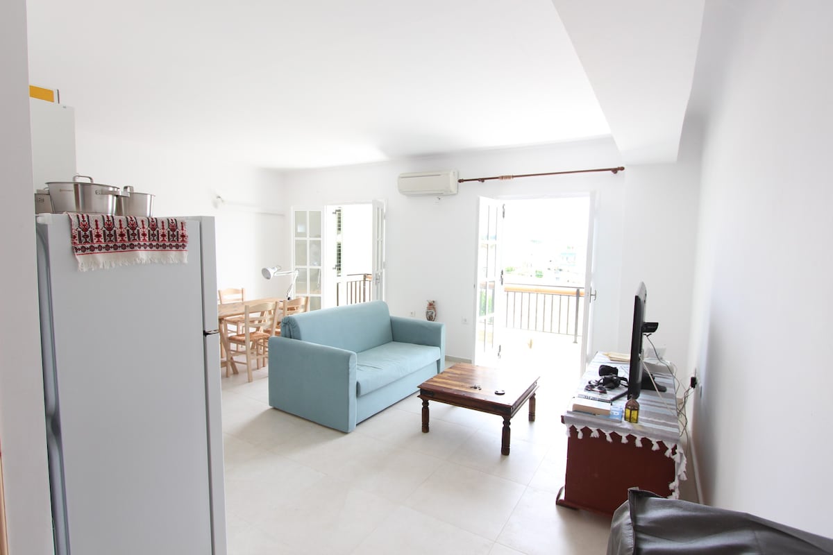 "Helios" Spacious and Bright Corfu Town Flat