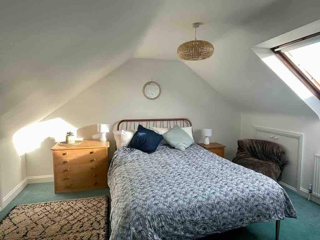 Spacious Village House near Oxford with Woodburner