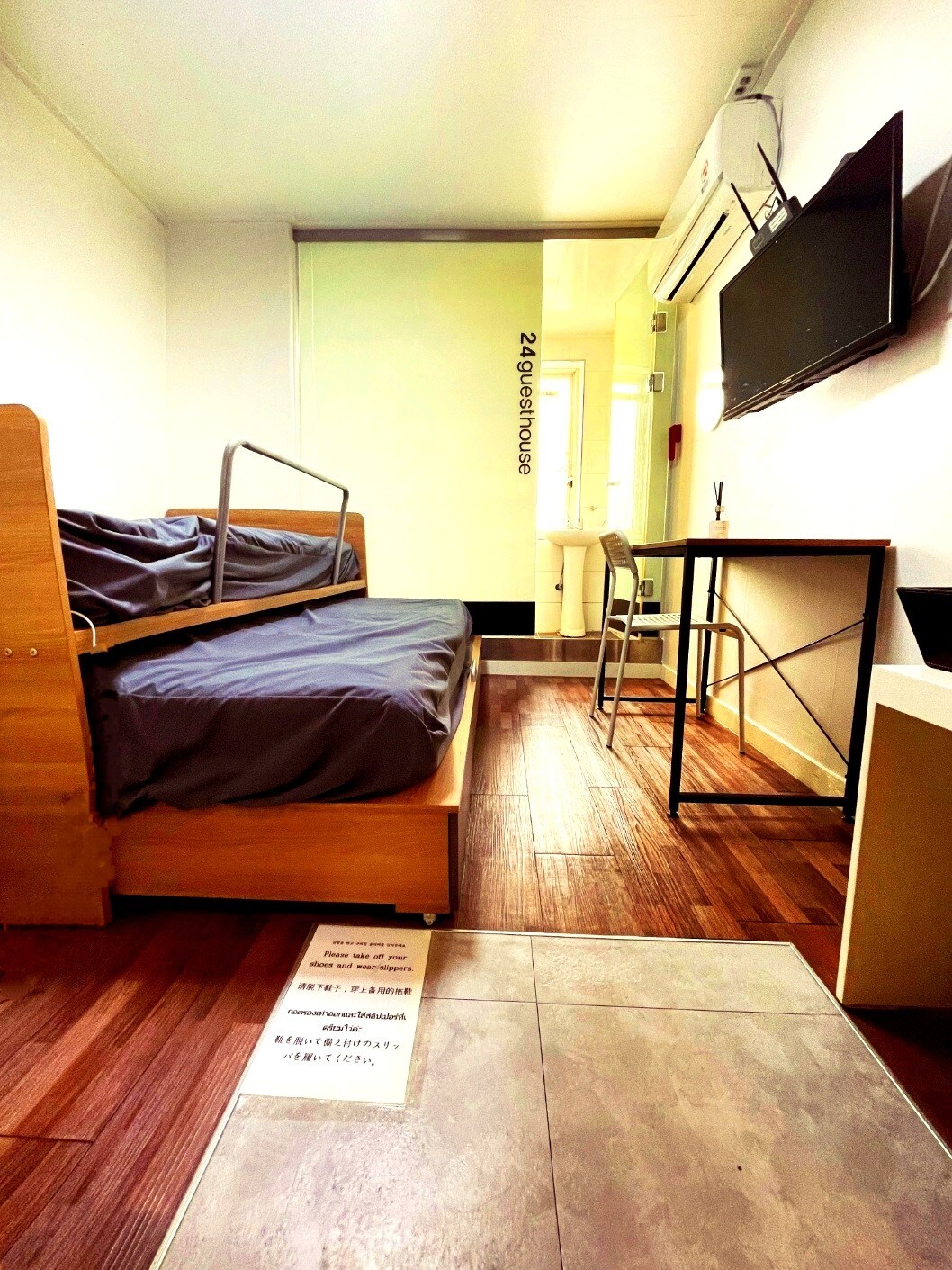 805
房间舒适的独立房间，带卫生间
24房客大道