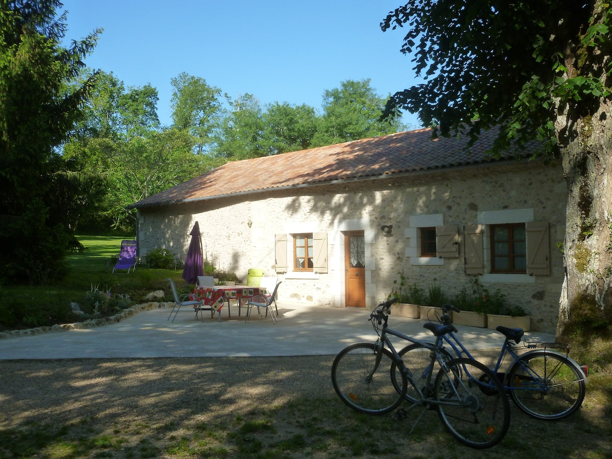 GITE距离布兰托梅（ BRANTOME ）和佩里古（ PÉRIGUEUX ） 15分钟车