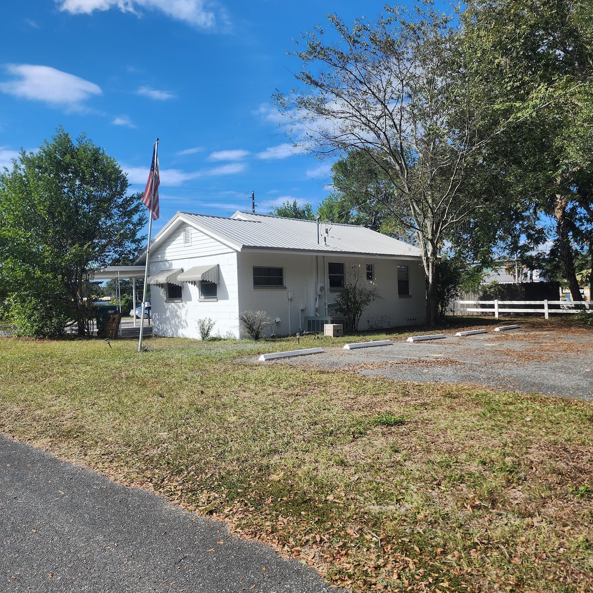 Spring House Downtown Fort White