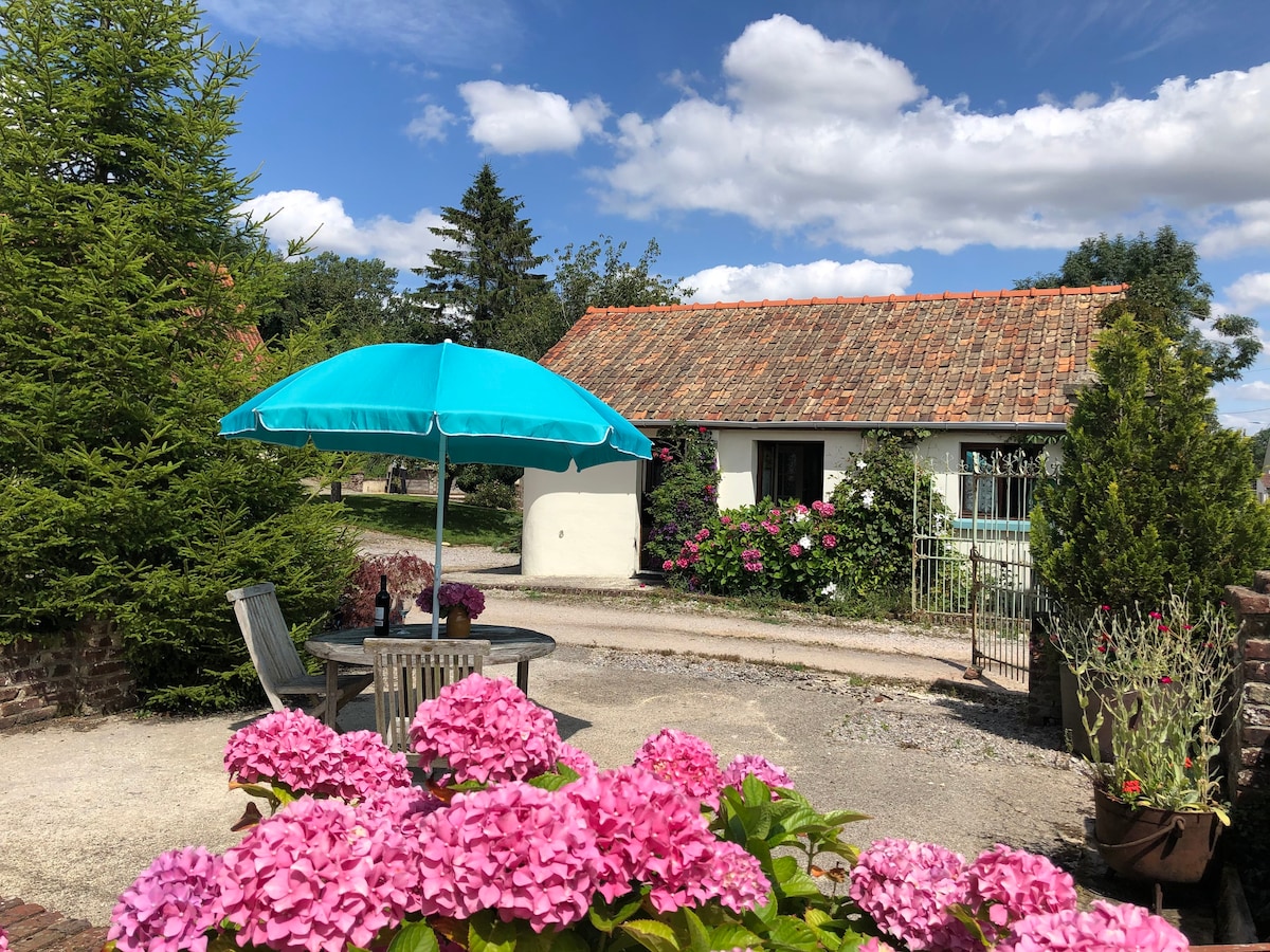 Wheelchair / Dog Friendly Cottage in rural village