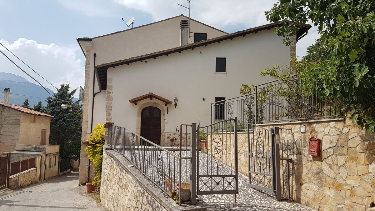 Favolosa Villa in Abruzzo vista monte Sirente