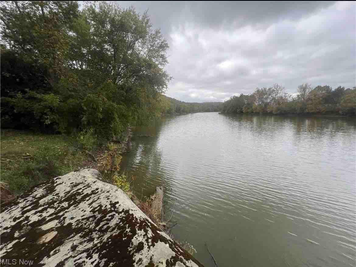 Riverview Cabin on the water 3B