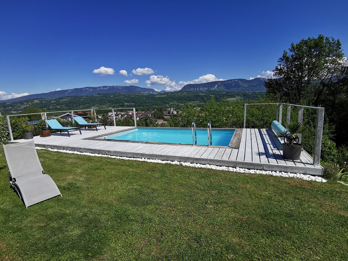 Maison familiale, entre lacs, piscine vue montagne