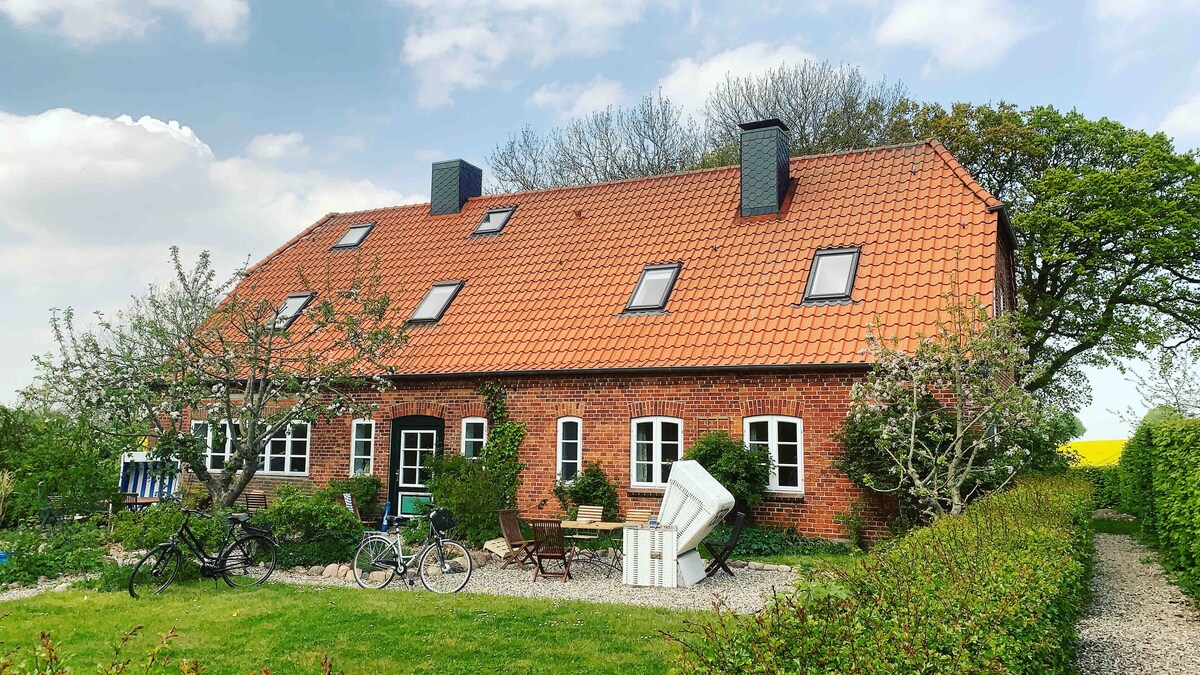 Schöne Ferienwohnung auf dem Gutshof in Ostseenähe