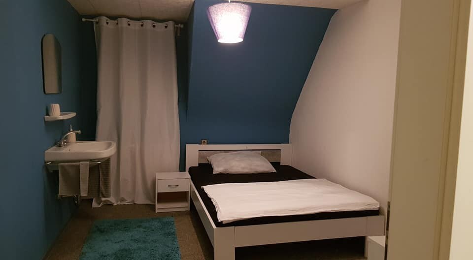 Inn L 'italiano Vero （ Bad Liebenzell ） ，单人房， 16平方米，带共用淋浴间