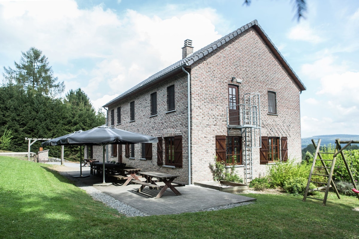 Villa in the Ardennes with fitness room and sauna