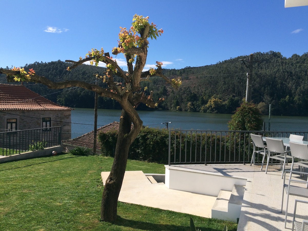 杜罗泳池景观别墅（ Villa swimming pool view Douro ）/15分钟波尔图（ Porto ） ，空调
