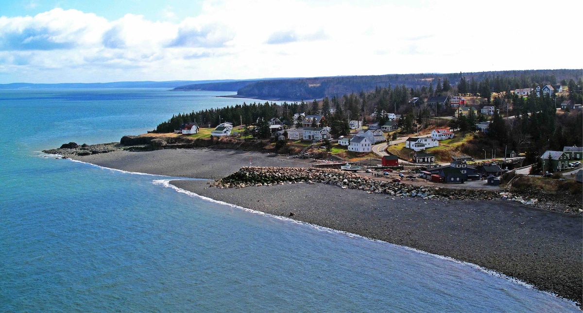 The Barnacle at Hall’s Harbour