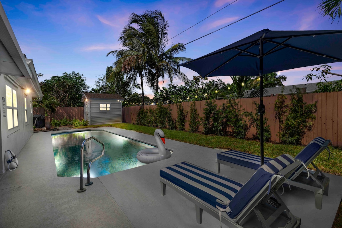 Heated POOL 4B/2B House | mins to the Beach