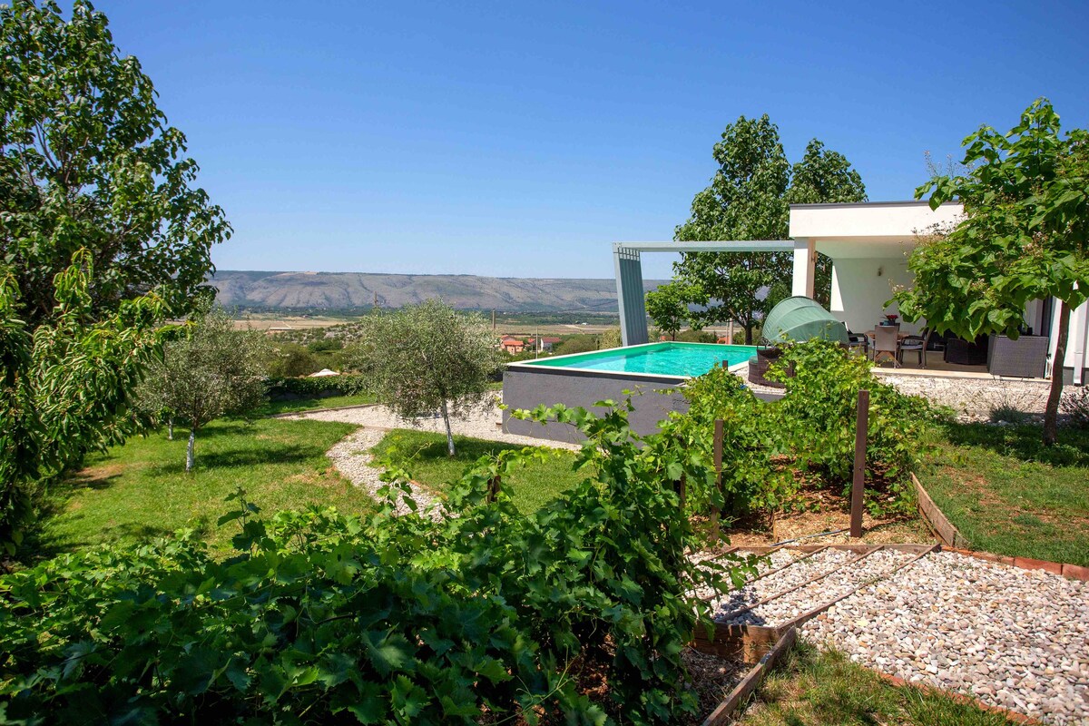 Villa Herzegovina with the heated swimming pool