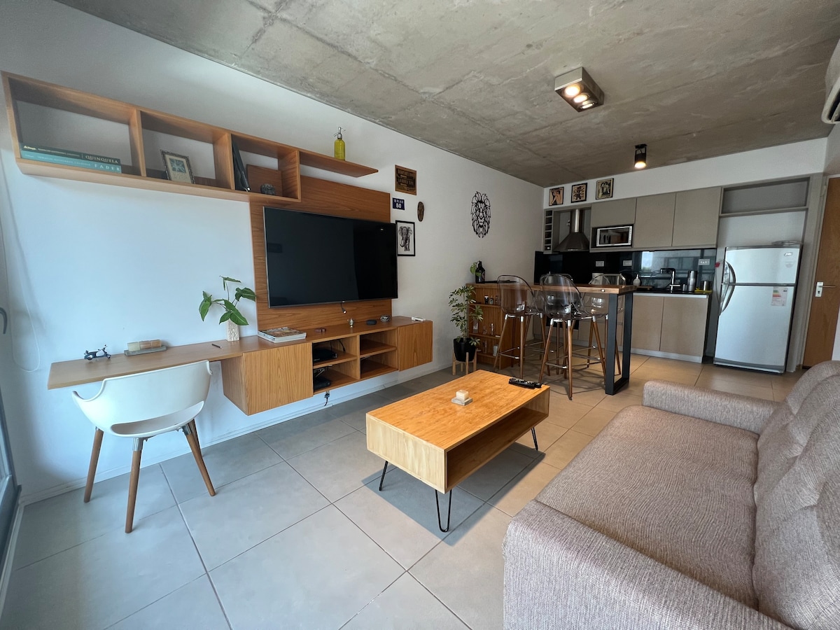 WeHostBsAs-奥利沃斯（ Olivos ）带泳池的完美单卧室公寓