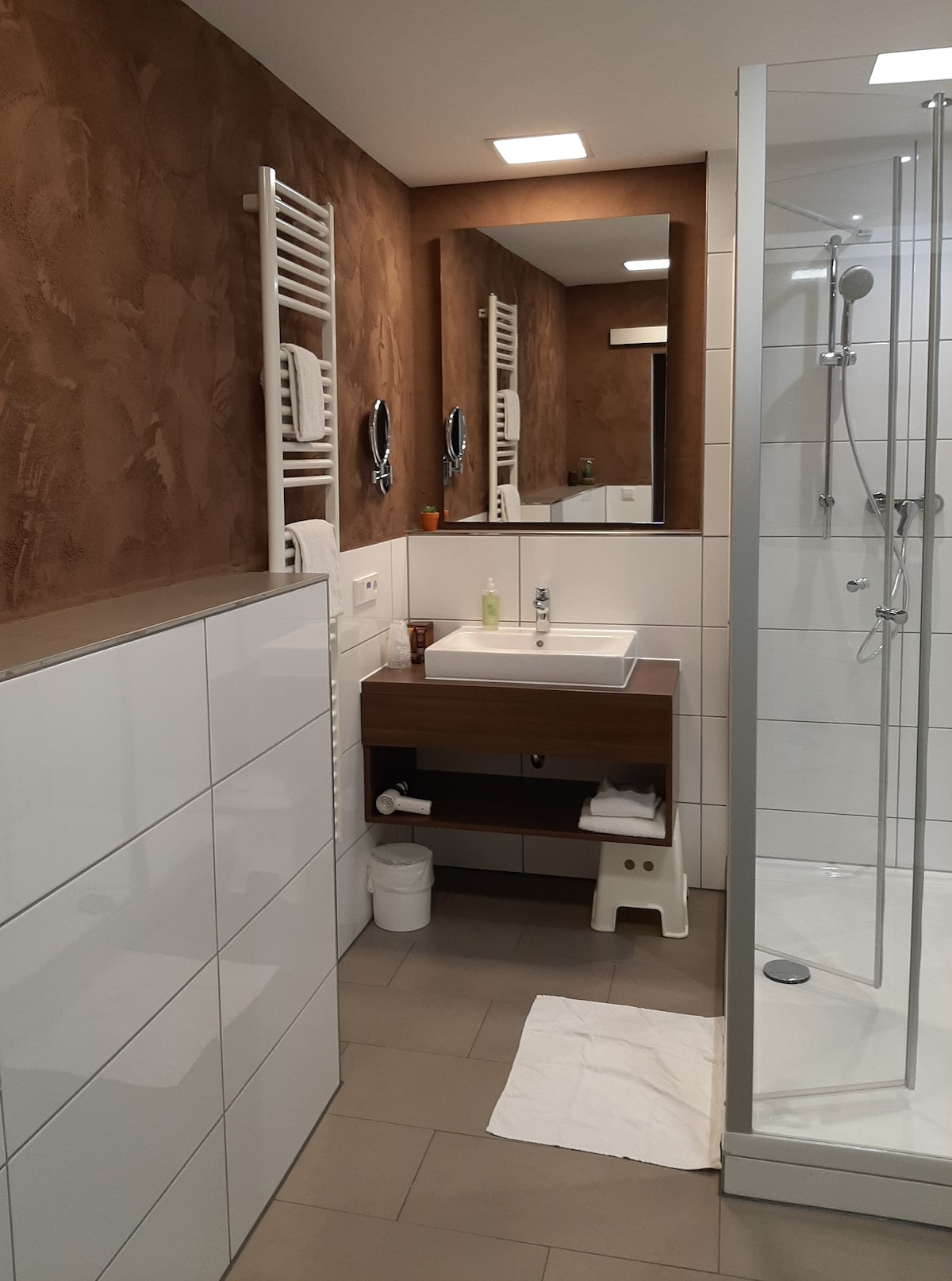 Lobinger Hotel-Weißes Ross, (Langenau), Dreibettzimmer mit Dusche und WC