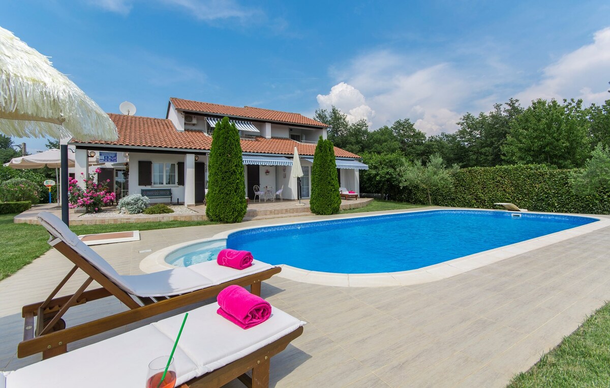 Luxury Romantic Villa Rosa with Pool