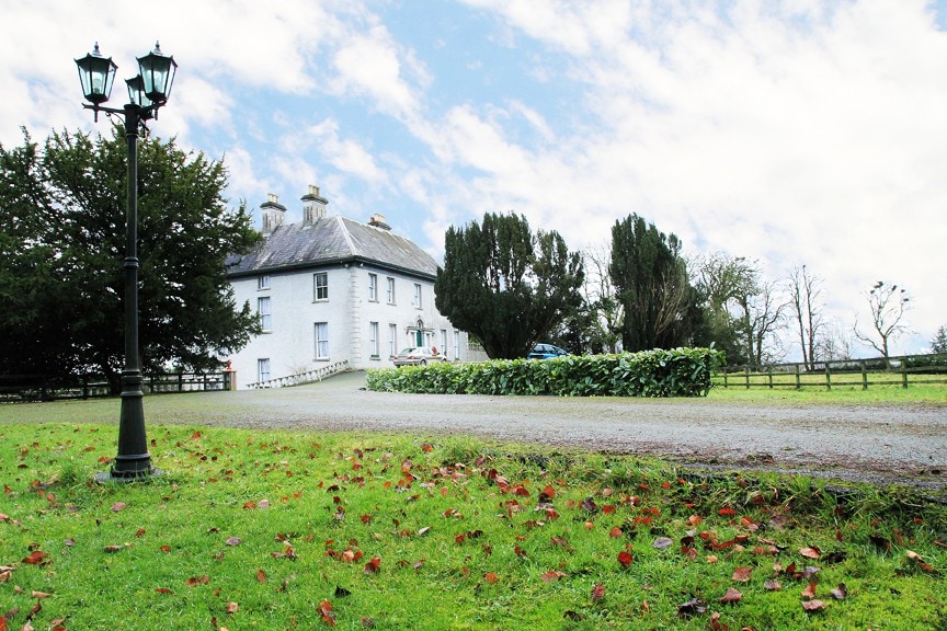 Period Irish Manor - Ballycumber House