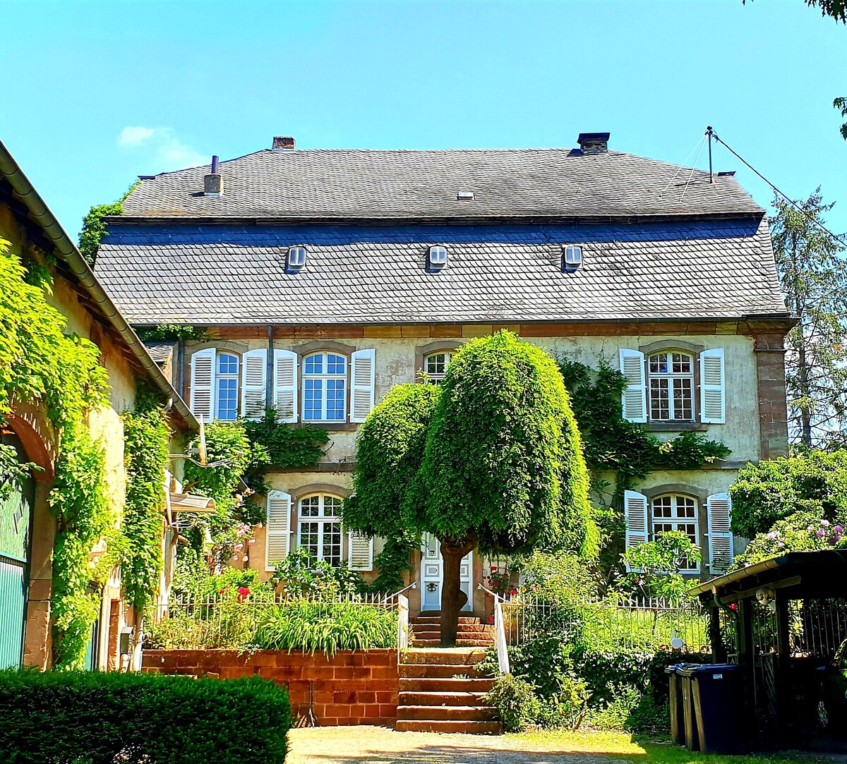 Schloss Hilbringen, Ferien im Dreiländereck