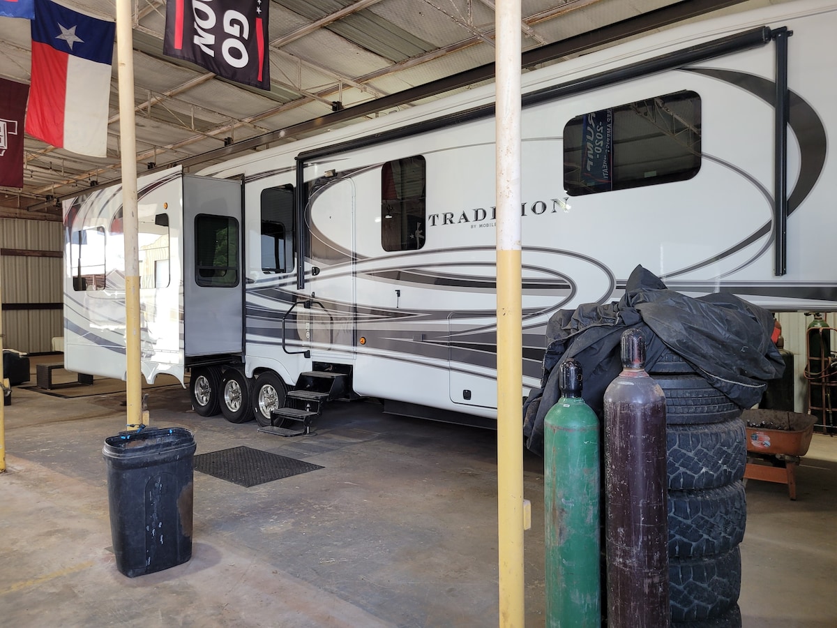 Delightful 5th wheel Rv inside our party barn