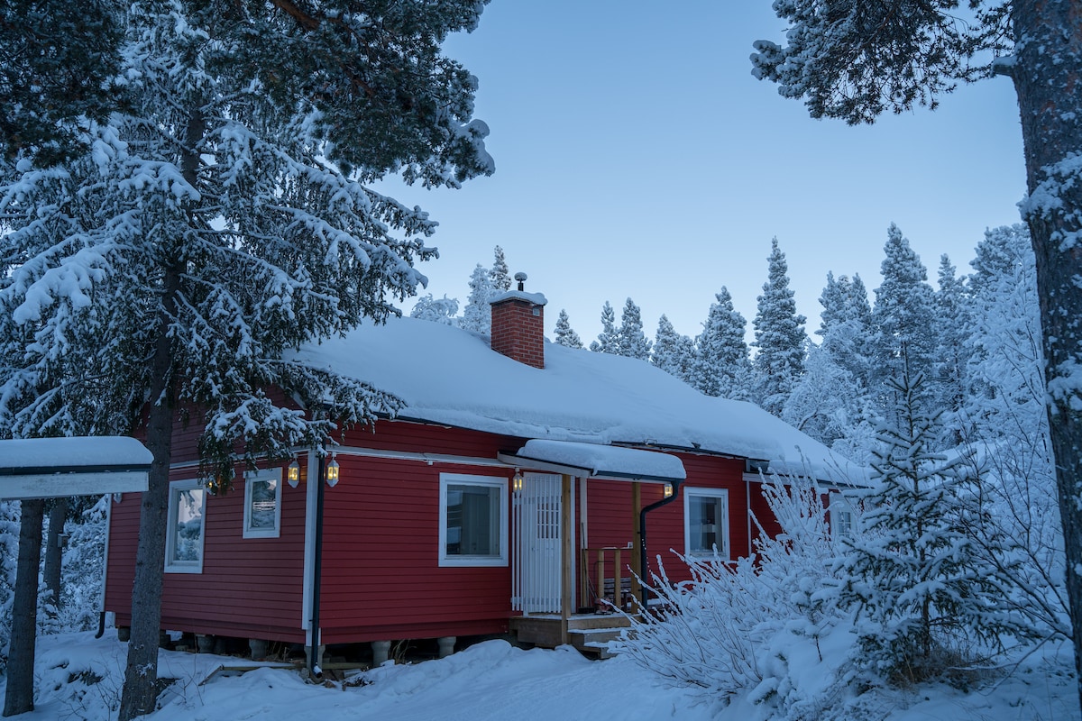 Aurora Camp House by the river