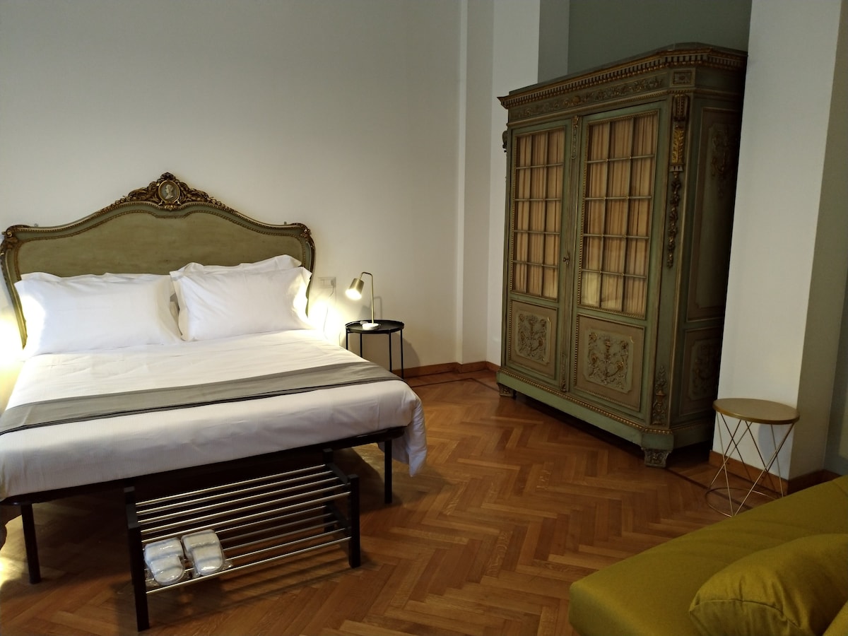意大利面Malpensa Palace小型套房公寓。