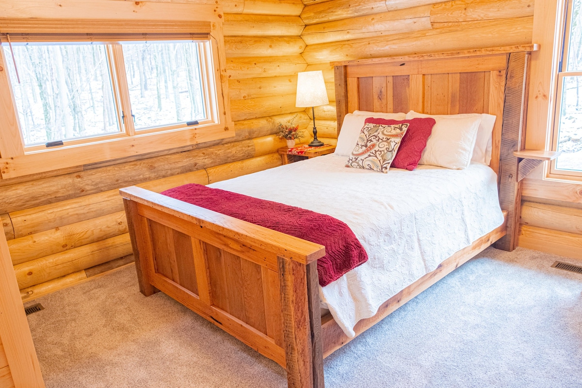 Creek Song Cabin | Hot Tub | Brand New Log Cabin