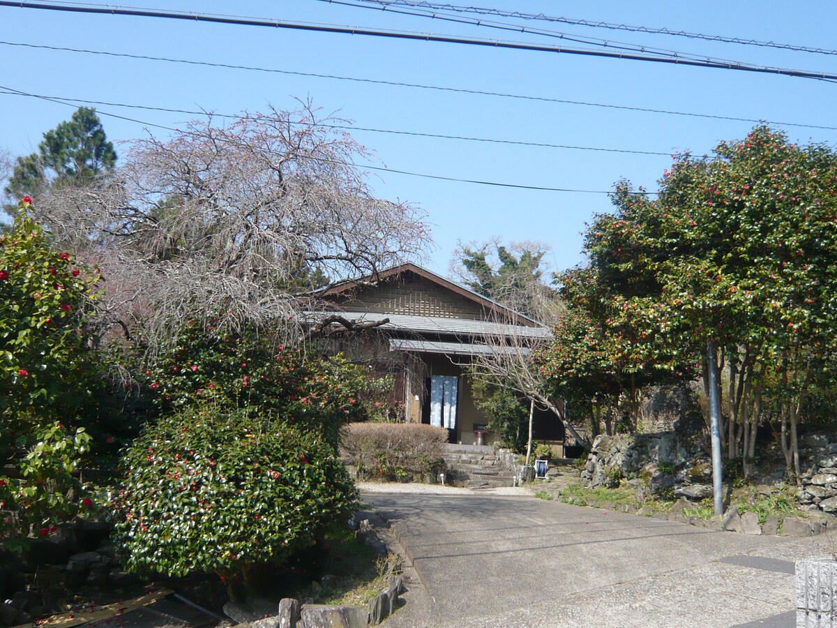 「Yoshi」，绿意盎然的老房子（京都县山美区17号）