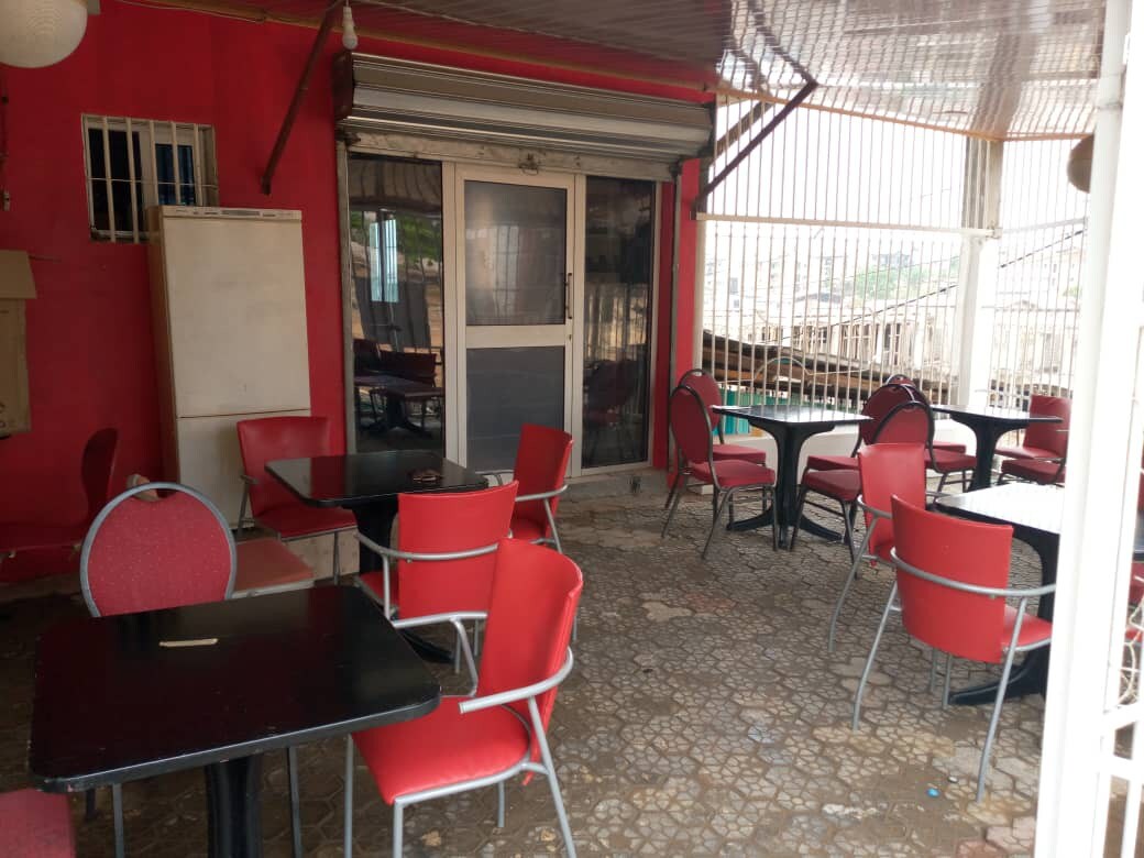 FURNITURE STUDIO - Royal Cellar Douala Logpom -