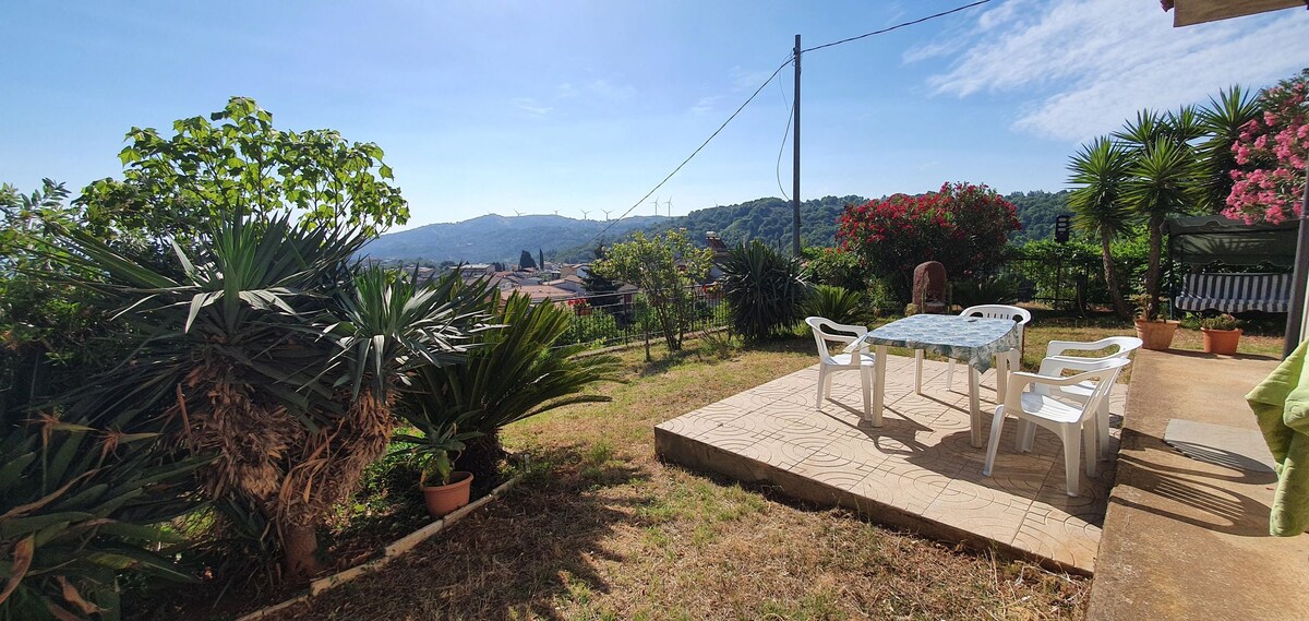 Terrazzo vista mare, collina e borghi