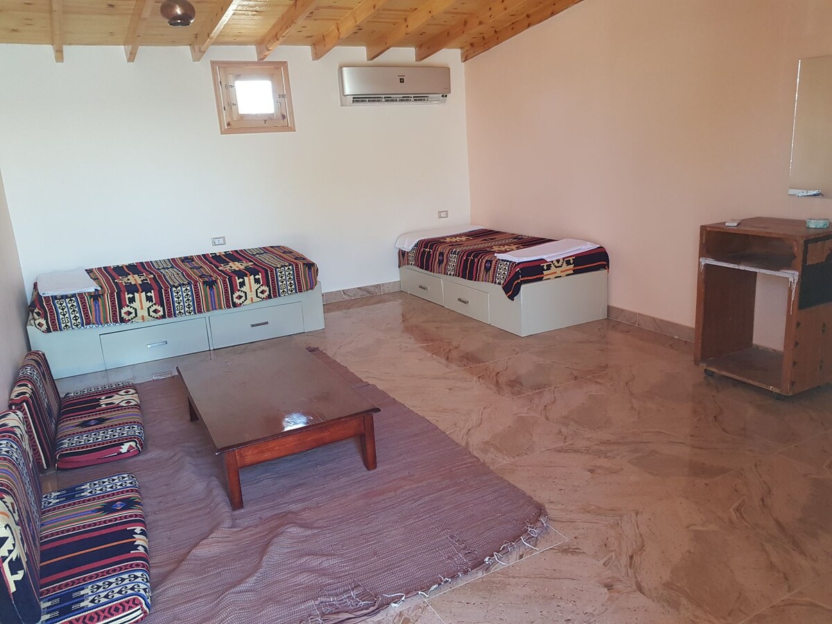 著名Habiba海滩小屋的舒适私人度假木屋