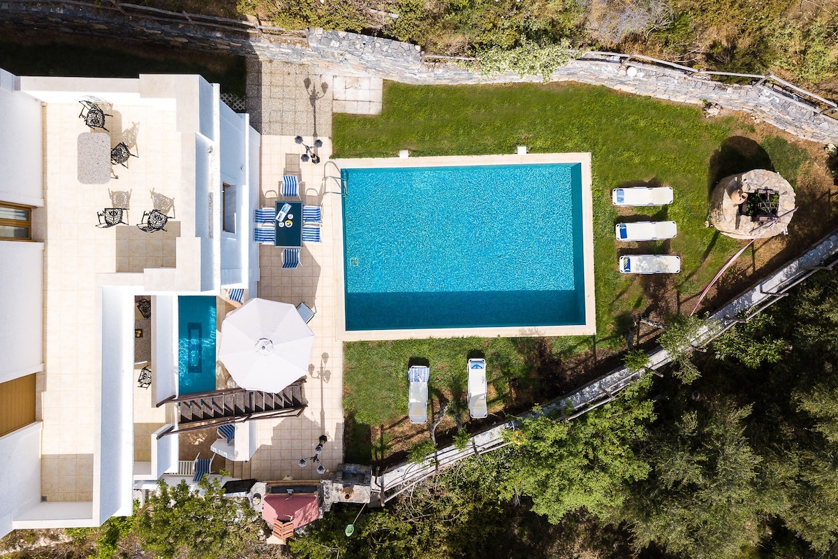 Eleutheria Villa -Beach, Pool & Jacuzzi