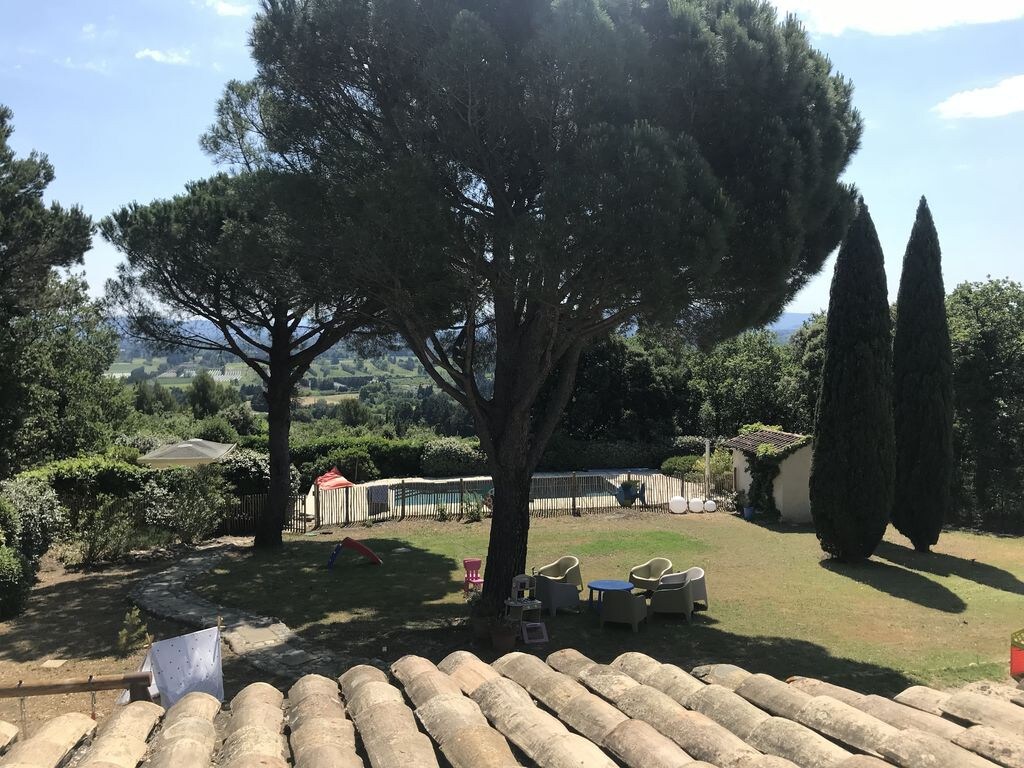 Villa avec vue imprenable au milieu des bois