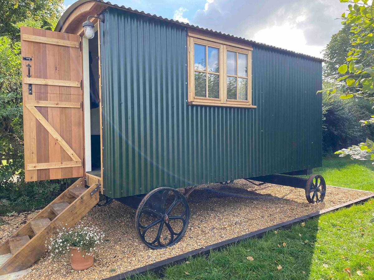 巨石阵附近的豪华牧羊人小屋住宿